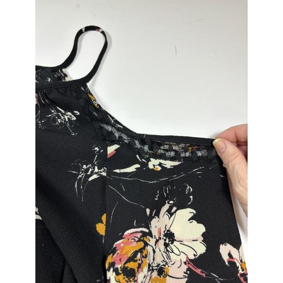 Bishop & Young Cold Shoulder Top Blouse Black Floral Medium Lace Bell Sleeves - Picture 4 of 7